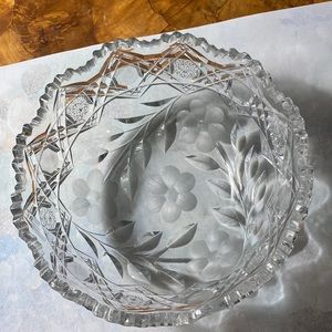 Led crystal bowl vintage wide vase it’s small crack available